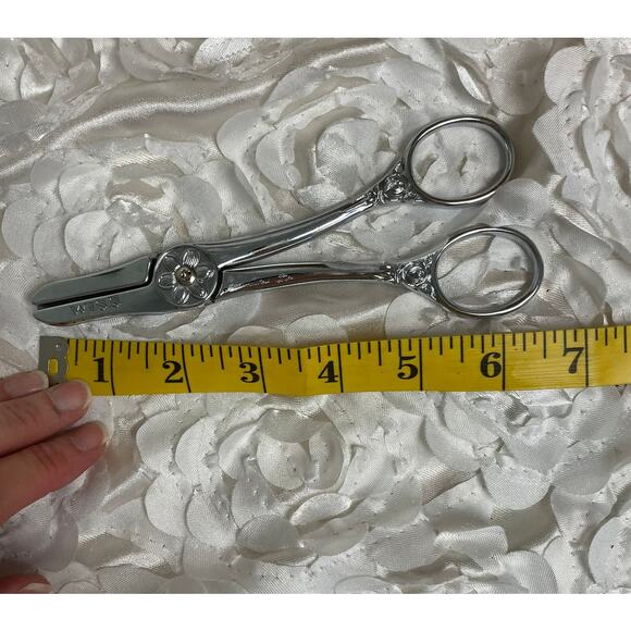 Vintage Wiss Flower Floral Shears FH4 Newark N.J. USA with flower accents EUC - Picture 3 of 5